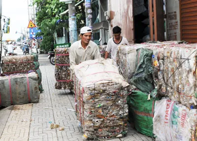Khó kiểm soát, xử lý chất thải nguy hại