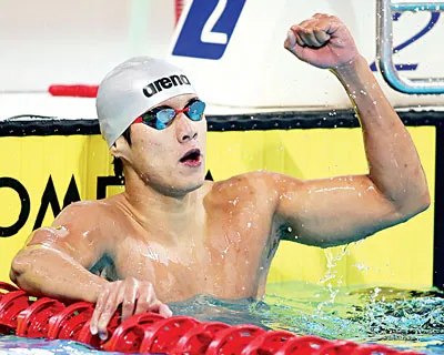 Kình ngư Hoàng Quý Phước cuối cùng cũng giải được cơn khát HCV.