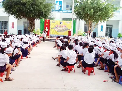 Bệnh viện Răng Hàm Mặt Trung ương TPHCM: Triển khai tăng cường công tác truyền thông giáo dục sức khỏe răng miệng trong y tế trường học ảnh 2