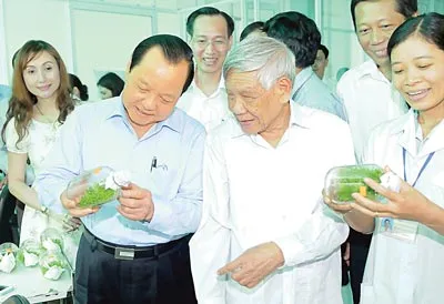 Nguyên Tổng Bí thư Lê Khả Phiêu: TPHCM quan tâm hơn nữa đến thu hút và đãi ngộ nhân tài