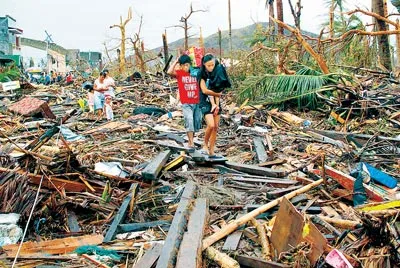 Người dân Philippines vật lộn với cuộc sống sau bão Haiyan.