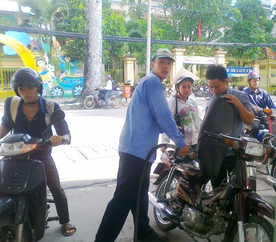 Petrol price maintains unchanged to stabilize inflation during Tet festive season (Photo: Uyen Phuong)