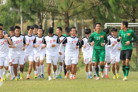 U19 Việt Nam đang tích cực tập luyện cho ngày ra mắt đầu năm tại giải bóng đá Cúp Nutifood 2014. Ảnh: Minh Trần