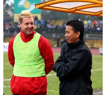 HLV thể lực Dylan Kerr sẽ chính thức cầm quân tại V.Hải Phòng mùa bóng 2014. Ảnh: Quang Minh