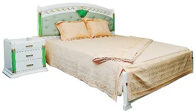 Giường ngủ sáng màu tạo được không gian ấm cúng và hiện đại