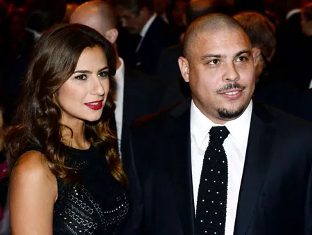 Có cả Ronaldo Người ngoài hành tinh một thời, đi cùng bạn gái Paula Morais
