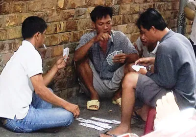 Tràn lan đánh bạc cuối năm
