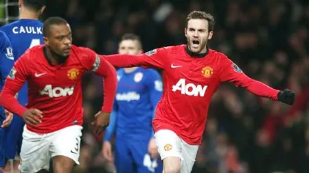 Juan Mata mừng chiến thắng.