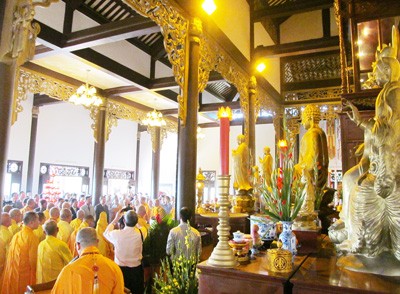 Grand ceremony praying for a peaceful nation is held at Huong Van Zen monastery in Hue City