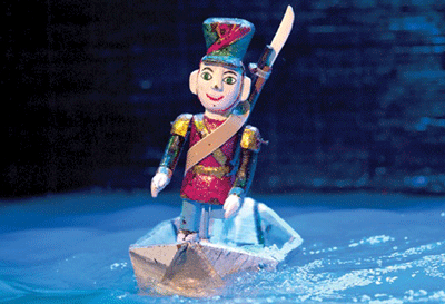 A scene in The Steadfast Tin Soldier of a three-part puppet show presented to French audience in Paris recently is seen as the first activity to kick off the Viet Nam Year in France. Adapted from Danish author Hans Christian Andersen's fairy tales, the show is a co-operation between France and Viet Nam. — Photo courtesy of Viet Nam National Puppetry Theatre