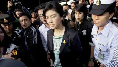 Bà Yingluck bất ngờ rời Bangkok