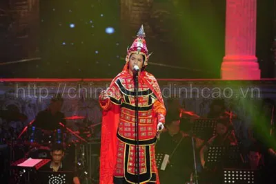 Ca sĩ Ngọc Anh đoạt ngôi quán quân Chinh phục đỉnh cao 2014 ảnh 3