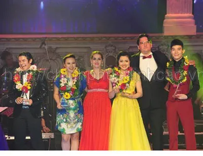 Ca sĩ Ngọc Anh đoạt ngôi quán quân Chinh phục đỉnh cao 2014 ảnh 2