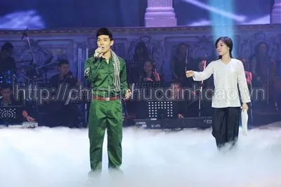 Ca sĩ Ngọc Anh đoạt ngôi quán quân Chinh phục đỉnh cao 2014 ảnh 8