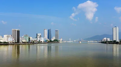 Chính sách thu hút và đào tạo nguồn nhân lực chất lượng cao ở Đà Nẵng: Điều chỉnh độ vênh giữa “Chiêu hiền” và “đãi sĩ”