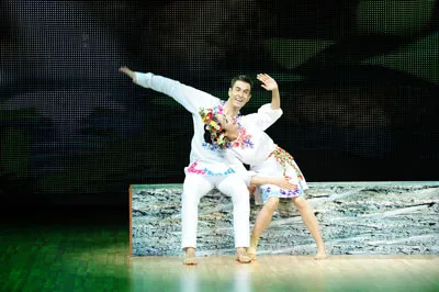 "Ốc Thanh Vân" và bạn nhảy Atanas