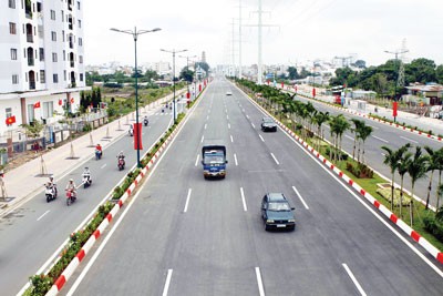 A section of Pham Van Dong Street which has been opened for traffic recently in HCMC. Traffic infrastructure will be a priority in HCMC socio-economic development plan by 2020 (Photo: SGGP)