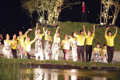 A special art performance in the closing ceremony (Photo: Sggp)