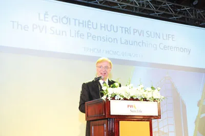 Ngài Đại sứ Canada tại Việt Nam, David Devine phát biểu tại buổi lễ.