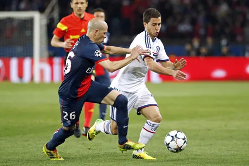 Eden Hazard (phải) sẽ tiếp tục truyền cảm hứng và ghi bàn cho Chelsea.