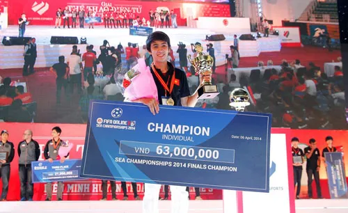 Nguyễn Thái Bảo lần thứ 2 đoạt cúp vàng FIFA Online 3.