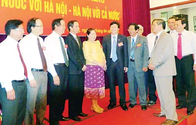 Các đại biểu trao đổi tại hội thảo