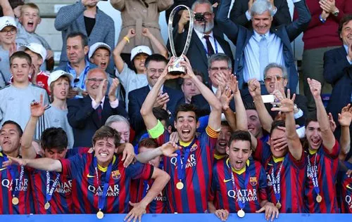 U19 Barcelona đăng quang Youth Champions League ảnh 1