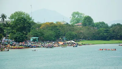 Festival Huế 2014: Sôi nổi lễ hội đua ghe và thuyền rồng