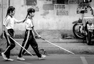 Vượt qua bóng tối