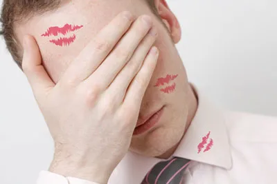 Chọn cách im lặng dù biết chồng ngoại tình?