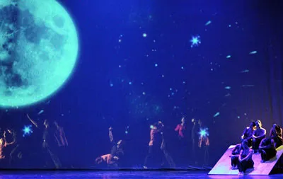 Múa đương đại “Chạm tay vào quá khứ”