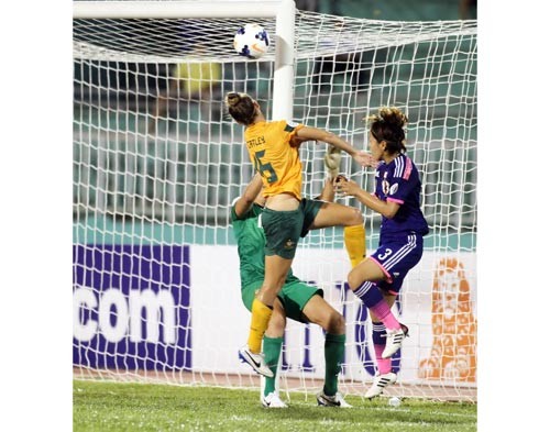 Football match between Japanese and Australian team (Photo:SGGP)
