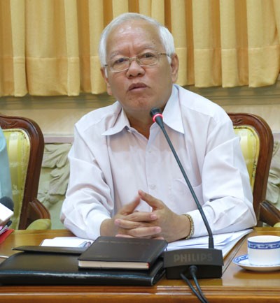 Chairman of the Ho Chi Minh City People’s Committee, Le Hoang Quan, speaks at a meeting held May 26 to review the socio-economic performance in the first five months. (Photo: Sggp)