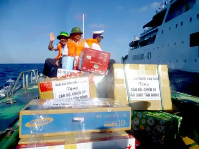 Kiên cường giữ biển đảo Tổ quốc