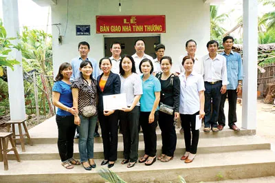 Tặng 2 nhà tình thương tại tỉnh Bến Tre