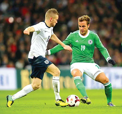 Mario Goetze (phải) sẽ dẫn đường đưa Đức tới vinh quang?