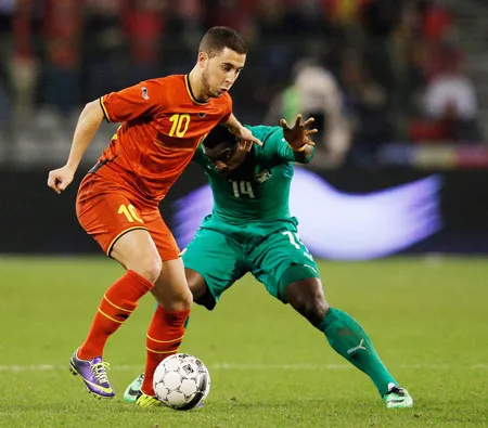 Eden Hazard (trái), biểu tượng cho thế hệ trẻ tài năng của bóng đá Bỉ.