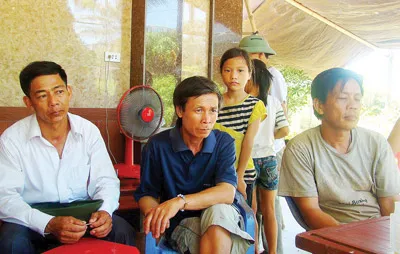 Quê nhà ngóng chờ thi thể người thân