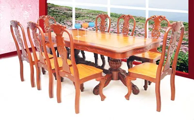 Bộ bàn ăn bằng gỗ Xoan đào rất được người tiêu dùng ưa chuộng của nội thất Hà Nam