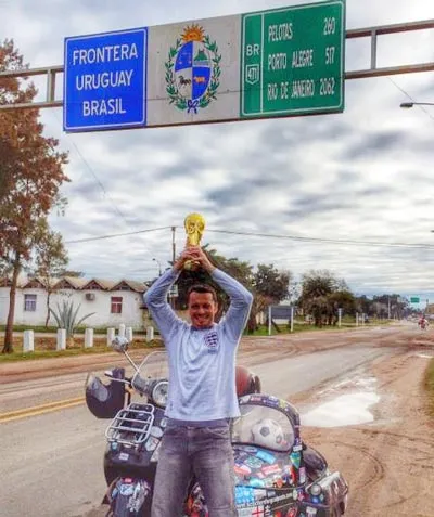 Hallett ở biên giới Uruguay-Brazil.