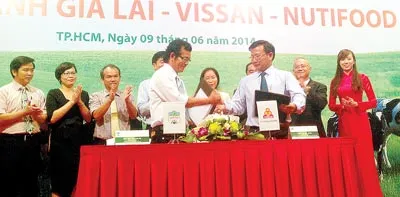 Ký kết thỏa thuận hợp tác đầu tư giữa Tập đoàn HAGL, NUTIFOOD và VISSAN