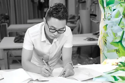 ­Nhà thiết kế Nguyễn Công Trí: Thành quả công việc ở giữa đám đông, còn tôi thì không!