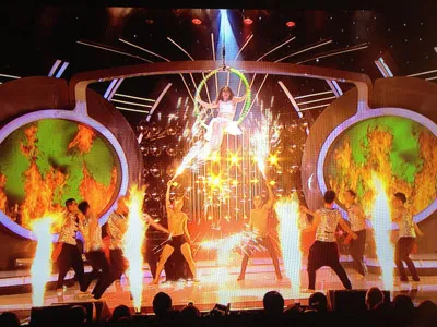 Mi A với vũ đạo bốc lửa