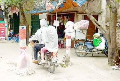 Cột chắn đường nguy hiểm