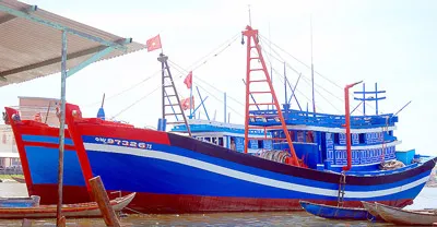 Tàu 840CV của ông Hùng mới đầu tư chuẩn bị ra khơi. Ảnh: HÀ MINH