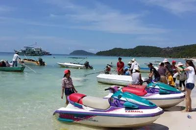 Du lịch hè: Tour nội đã rẻ hơn tour ngoại