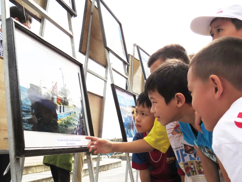 Trao giải cuộc thi phóng sự trên báo Nhân dân