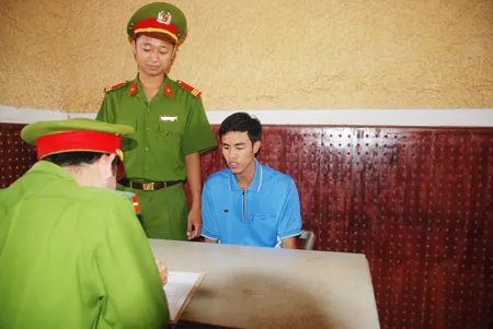 Thay tên đổi họ trốn truy nã vẫn bị sa lưới