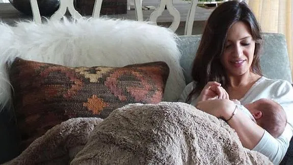 Giờ World Cup chỉ là thứ yếu, con trai mới quan trọng với Sara.