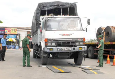 Kiểm soát tải trọng phương tiện: Nên “chữa bệnh” tận gốc
